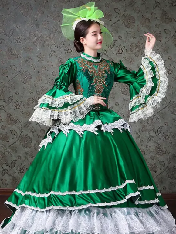 Robe de bal vintage pour femme style victorien rococo ornée de dentelle manches évasées col montant et volants en dentelle.