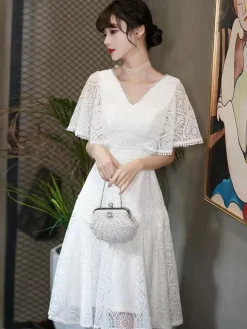 Robe de cocktail Robe de soirée moderne en dentelle à col en V et longueur thé