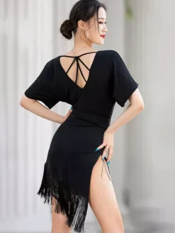 Robe de danse latine à manches courtes et épaules dénudées pour femme avec ceinture et pompons