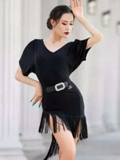 Robe de danse latine à manches courtes et épaules dénudées pour femme avec ceinture et pompons