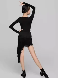 Robe de danse latine noire pour femme ensemble à franges et bandeau inclus.
