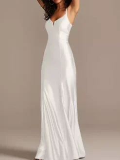 Robe de demoiselle d'honneur bordeaux en satin de soie stretch col V à bretelle au sol robe de soirée de mariage