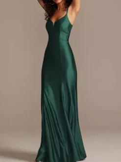 Robe de demoiselle d'honneur bordeaux en satin de soie stretch col V à bretelle au sol robe de soirée de mariage