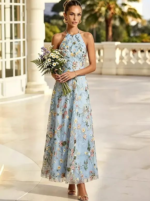 Robe de demoiselle d'honneur dos nu à broderies florales rose poudré coupe trapèze en tulle long robe de mariée longue en tulle.