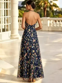 Robe de demoiselle d'honneur dos nu à broderies florales rose poudré coupe trapèze en tulle long robe de mariée longue en tulle.
