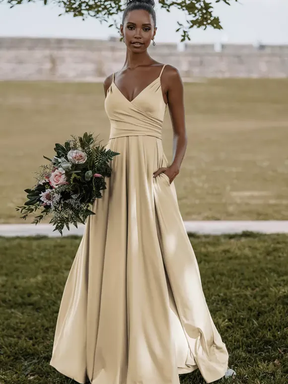 Robe de demoiselle d'honneur en satin de soie stretch à bretelle jupe fendue