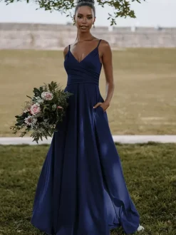 Robe de demoiselle d'honneur en satin de soie stretch à bretelle jupe fendue