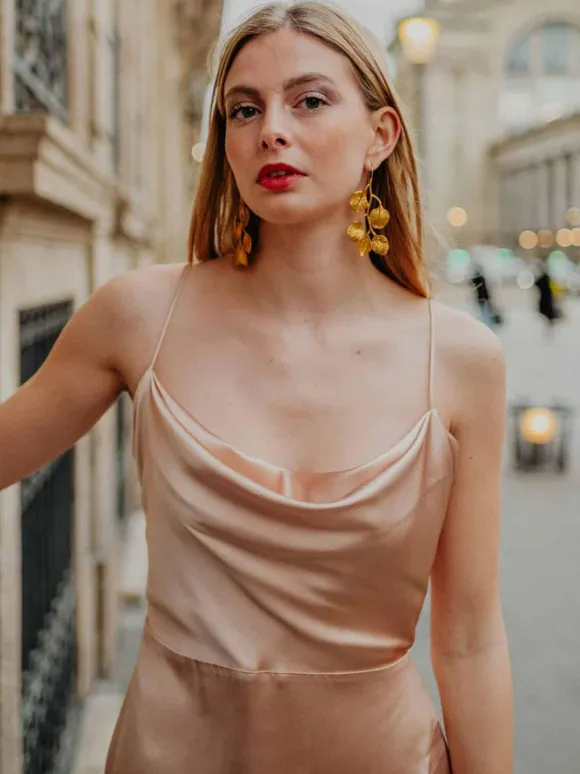 Robe de demoiselle d'honneur robe cocktail mariage en soie élastique à bretelle jupe fendue