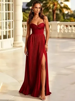 Robe de demoiselle d'honneur vert émeraude plissée en satin coupe trapèze bretelles spaghetti bustier c艙ur corset dos lacé fente haute robe longue de cérémonie