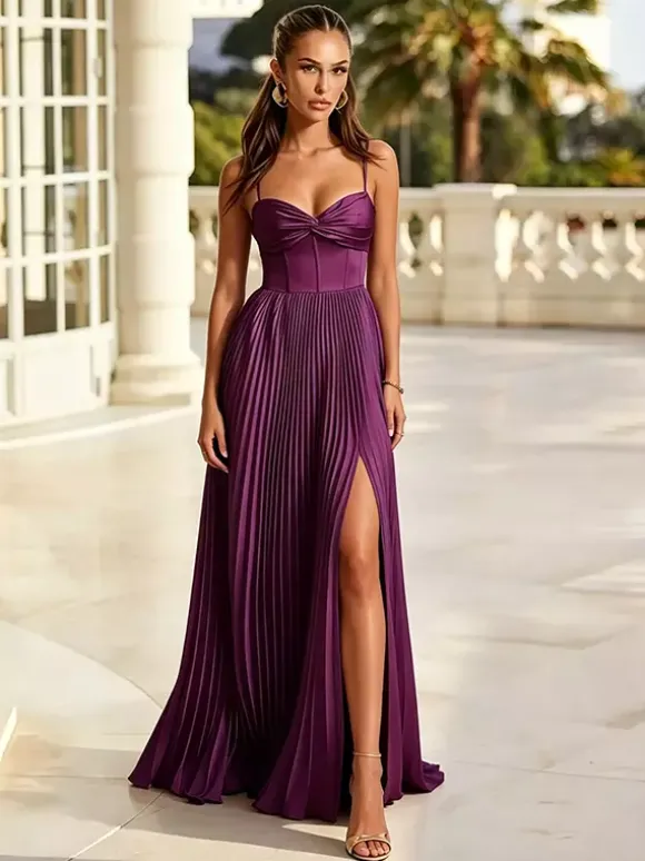 Robe de demoiselle d'honneur vert émeraude plissée en satin coupe trapèze bretelles spaghetti bustier c艙ur corset dos lacé fente haute robe longue de cérémonie
