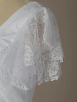 Robe de mariée blanche en dentelle col V manche courte zip sur dos longueur au sol robe de mariage