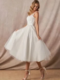 Robe de mariée blanche simple une ligne col en V sans manches dos nu robes de mariée en dentelle