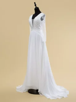 Robe de mariée bohème simple en dentelle col en V manches longues fermeture éclair dans le dos traîne courte
