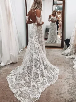 Robe de mariée bohémienne ivoire en dentelle à bretelle décolleté à traîne Robe de mariage