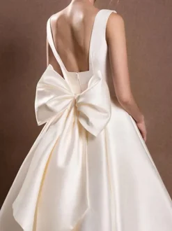 Robe de mariée courte blanche col carré sans manches ligne a longueur thé personnalisation gratuite
