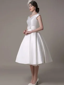 Robe de mariée courte blanche en satin col V avec noeud boutonnée sur dos au genou Robe de mariage vintage