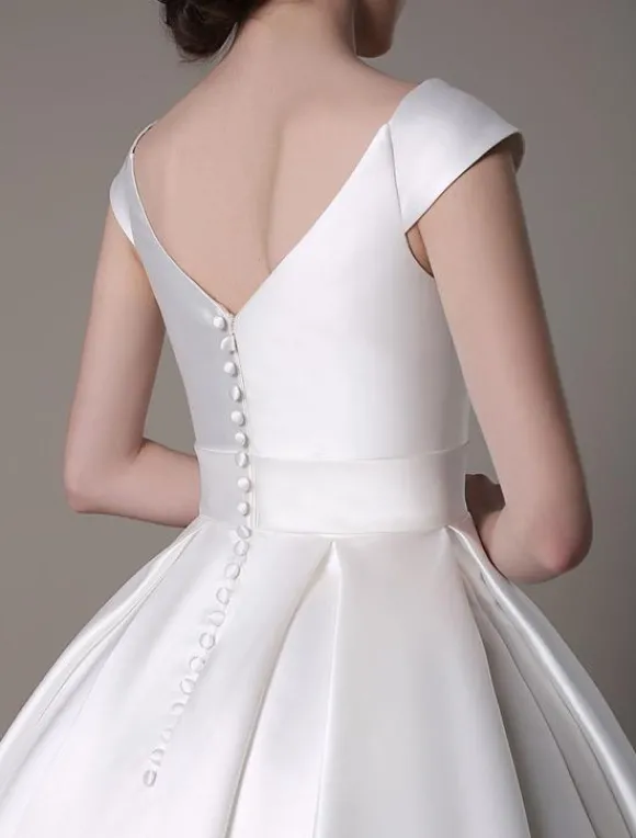 Robe de mariée courte blanche en satin col V avec noeud boutonnée sur dos au genou Robe de mariage vintage