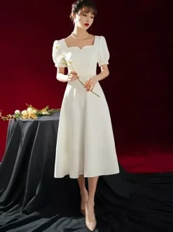 Robe de mariée courte col carré manches courtes ligne a longueur thé personnalisation gratuite
