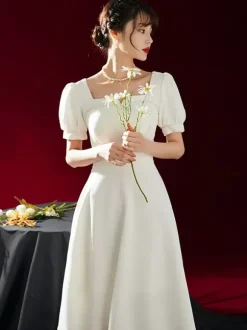 Robe de mariée courte  col carré  manches courtes  ligne a  longueur thé  personnalisation gratuite