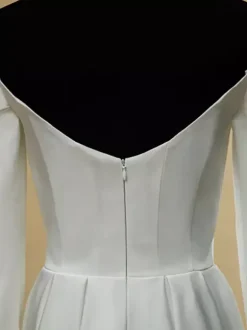 Robe de mariée courte col carré manches longues coupe trapèze