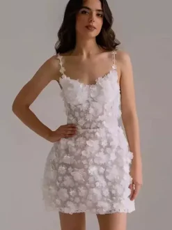 Robe de mariée courte à col en c艙ur et sans manches