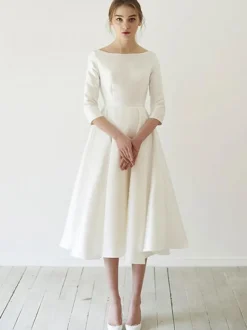 Robe de mariée courte col rond demi manche zip sur dos