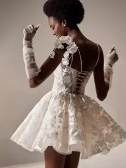 Robe de mariée courte mini robe de mariée courte sans manches à col en c艙ur