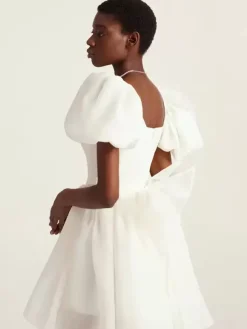 Robe de mariée courte mini-robe de mariée décolleté conçu manches courtes robes de mariée courtes