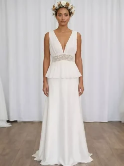Robe de mariée deux pièces en dentelle col en V traîne boutons fonctionnels sans manches longue