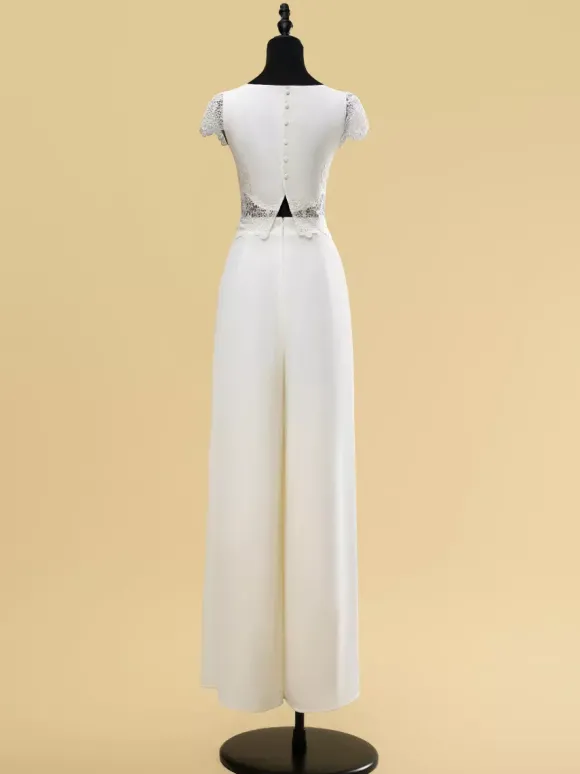 Robe de mariée deux pièces en dentelle découpée avec col bijou deux pièces longueur au sol fermeture éclair manches courtes longueur au sol ivoire