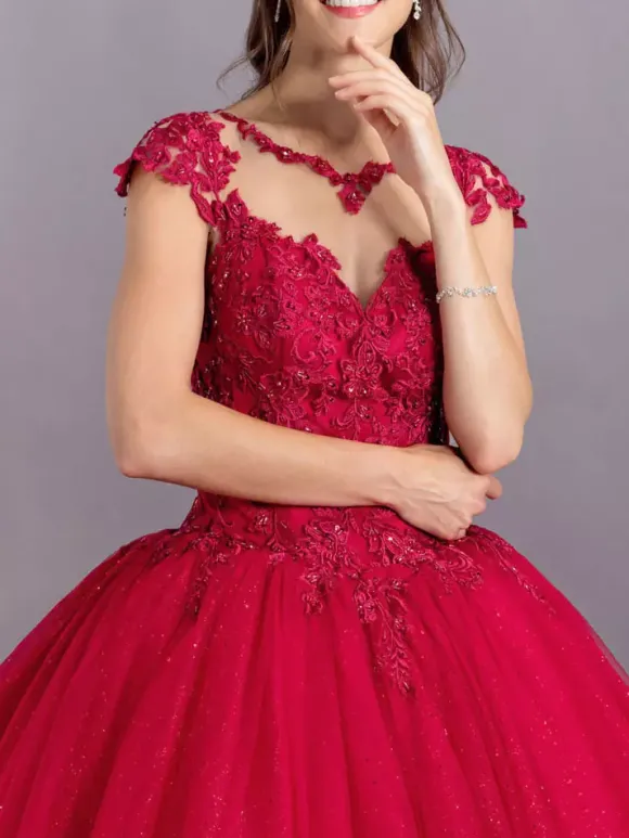 Robe de mariée noir en dentelle col rond laçage sur dos à traîne