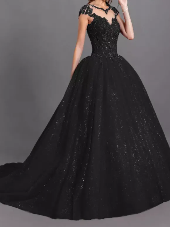 Robe de mariée noir en dentelle col rond laçage sur dos à traîne