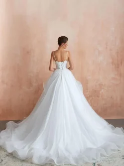 Robe de mariée princesse en dentelle col V laçage sur dos à traîne robe de mariage