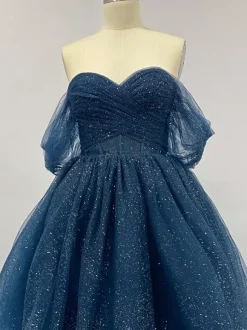 Robe de mariée princesse en dentelle à paillete bustier hors des épaules au sol