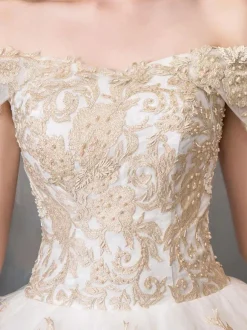 Robe de mariée princesse épaule dénudée robe de mariée bordée avec perles