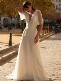 Robe de mariée simple A-ligne col en V manches courtes boutonné sur dos au sol