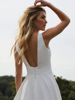 Robe de mariée simple A-ligne Col en V Robes de mariée sans manches