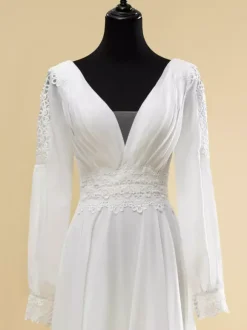 Robe de mariée simple A-Line col en V manches longues découpées 40 cm robes de mariée