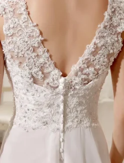 Robe de mariée simple blanche en dentelle co V en dentelle boutonné sur dos jupe plissée robe de mariage
