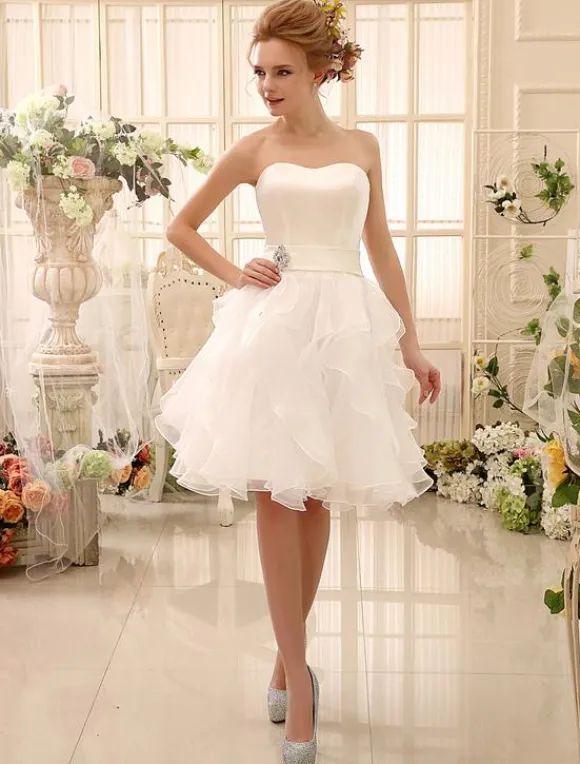 Robe de Mariée Simple Bustier Robe Courte A-Ligne En Tissu De Satin Robe De Mariage 2026