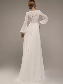 Robe de mariée simple col V manche longue dos en dentelle décoré des boutons longueur au sol