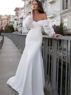 Robe de mariée simple hors de l'épaule manche longue zip sur dos au sol