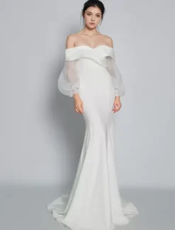 Robe de mariée simple hors de l'épaule manche longue zip sur dos au sol