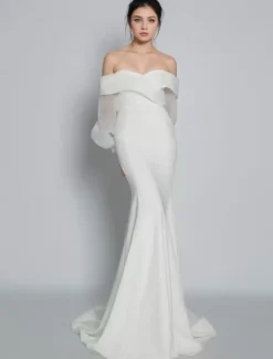 Robe de mariée simple hors de l'épaule manche longue zip sur dos au sol