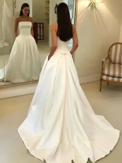 Robe de mariée simple ivoire en satin bustier zip sur dos à traîne robe de mariage