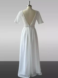 Robe de mariée simple robe de bal décolleté travaillé manches courtes robe de mariée en dentelle