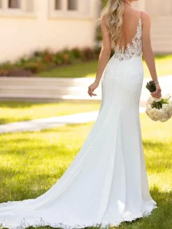 Robe de mariée simple robe de mariage col V boutonné sur dos à traîne courte