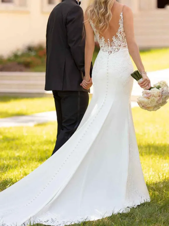 Robe de mariée simple robe de mariage col V boutonné sur dos à traîne courte