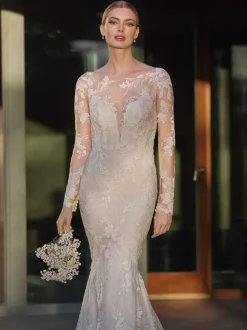 Robe de mariée sirène décolleté illusion manches longues taille naturelle dentelle avec traîne