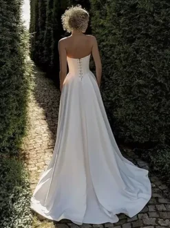 Robe de mariée vintage coupe trapèze décolleté en A sans manches plissée robe de mariée simple